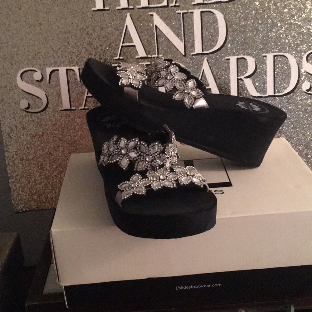 Shoes, slides
